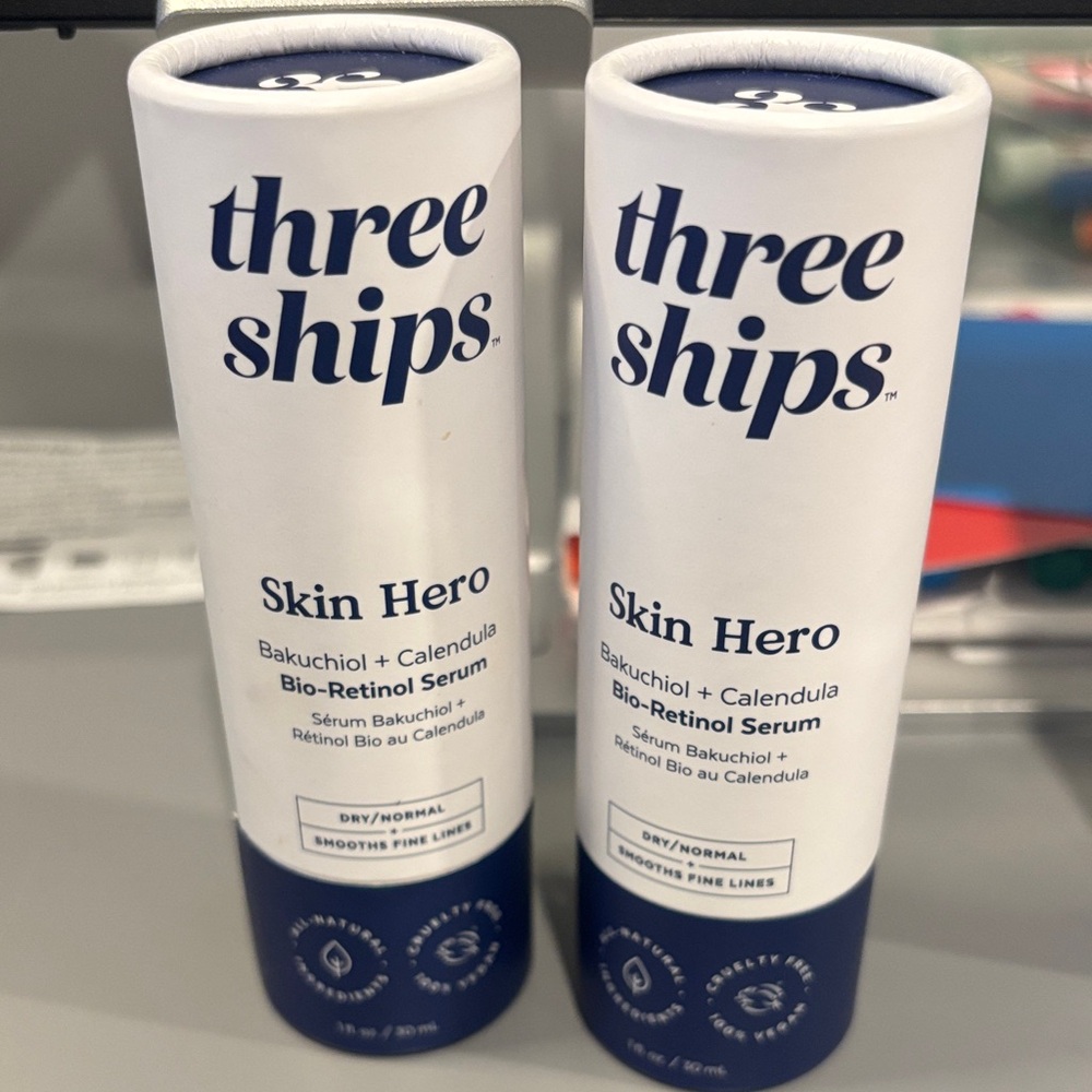 Skin Hero Bio-Retinol Serum - Blue and White